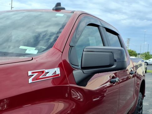 Used 2021 Chevrolet Silverado 1500 LT Trail Boss AWD/4WD image 34