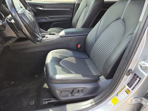 Used 2021 Toyota Camry SE FWD image 23