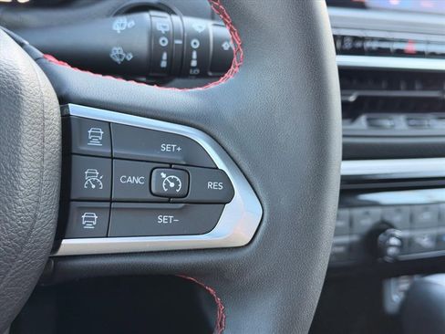 Used 2024 Jeep Compass Trailhawk w/ Trailhawk Elite Group image 18