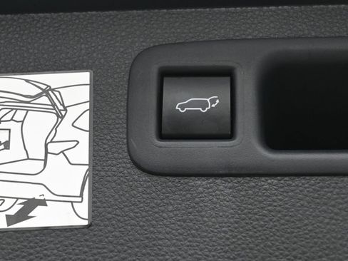 Used 2023 Toyota Highlander Platinum image 34