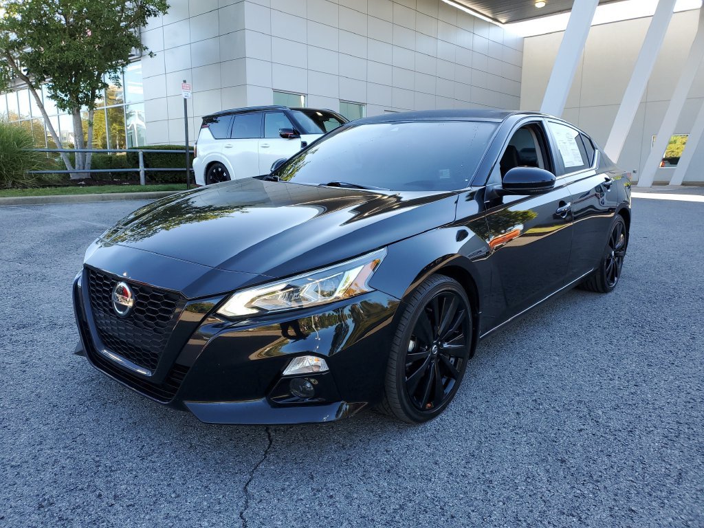 Certified 2022 Nissan Altima 2.5 SR w/ Midnight Edition Package FWD image 2