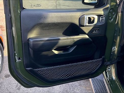 Used 2021 Jeep Wrangler Unlimited Sahara AWD/4WD image 21