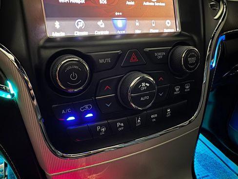 Used 2018 Jeep Grand Cherokee SRT AWD/4WD image 37