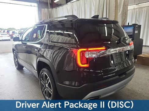 Used 2020 GMC Acadia SLT w/ Driver Alert Package II FWD image 3