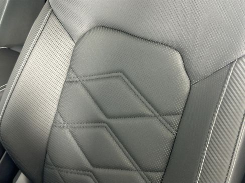 Used 2025 Volkswagen Atlas Cross Sport SE image 18