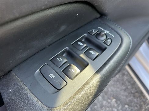 Used 2023 Volvo S60 B5 Core image 13