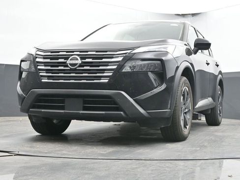 Used 2025 Nissan Rogue SV AWD/4WD image 24