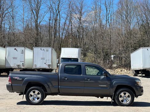 Used 2011 Toyota Tacoma 4x4 Double Cab w/ TRD Sport Pkg image 7
