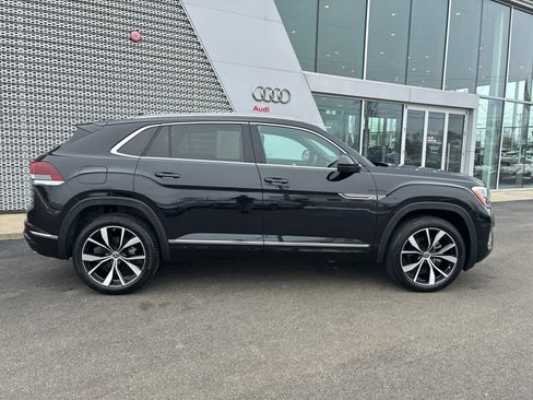 Used 2024 Volkswagen Atlas Cross Sport SEL Premium R-Line AWD/4WD image 9