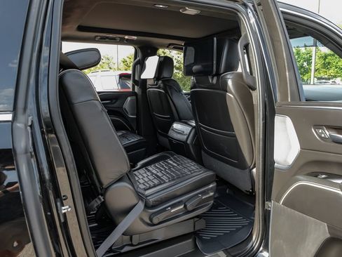 Used 2021 Cadillac Escalade ESV Premium Luxury Platinum AWD/4WD image 43