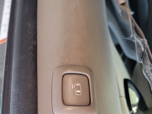 Used 2015 Kia Sedona EX w/ EX Premium Package image 25