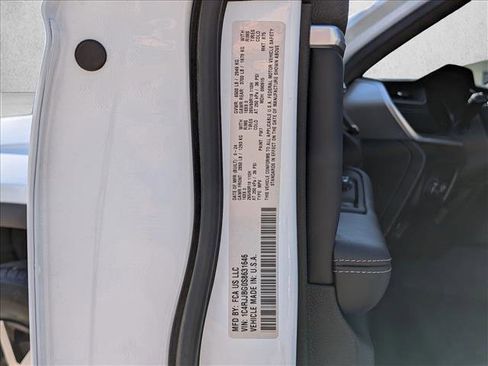 Used 2025 Jeep Grand Cherokee L Limited image 25