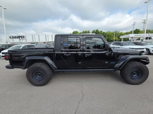 Used 2023 Jeep Gladiator Sport AWD/4WD image 5