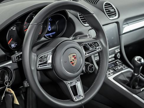 Used 2025 Porsche 718 Cayman RWD image 18