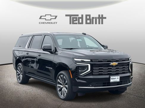 New 2026 Chevrolet Suburban High Country image 3