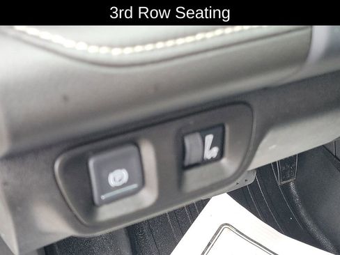 Used 2020 GMC Acadia SLE w/ Driver Convenience Package image 9