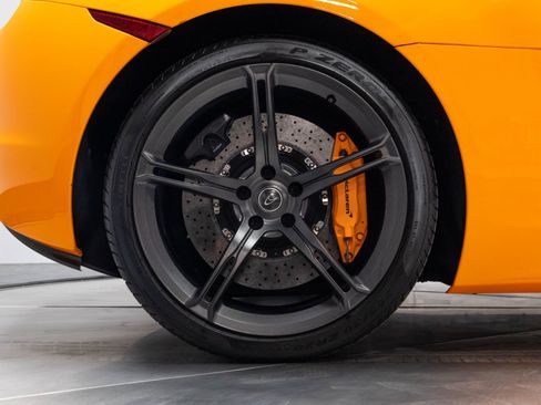 Used 2015 McLaren 650S Spider RWD image 28