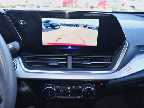 Used 2024 Chevrolet Trax LT image 13