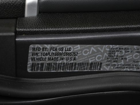 Used 2023 Jeep Grand Cherokee 4WD 4xe w/ Luxury Tech Group II image 40