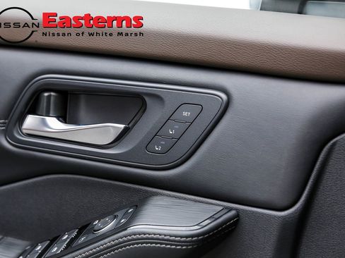 Used 2023 Nissan Rogue SL w/ SL Premium Package image 22