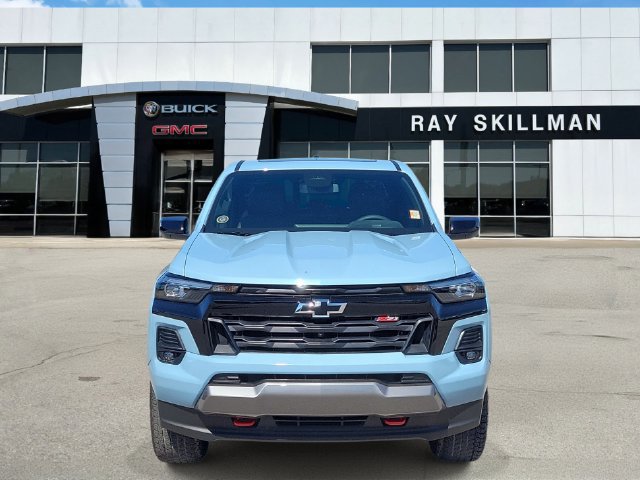 Used 2026 Chevrolet Colorado Z71 w/ Technology Package AWD/4WD image 2