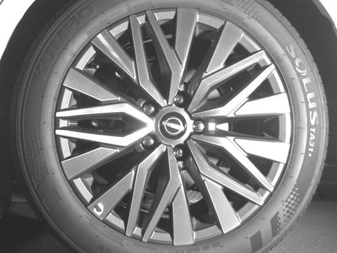 Used 2025 Nissan Altima 2.5 SV image 14