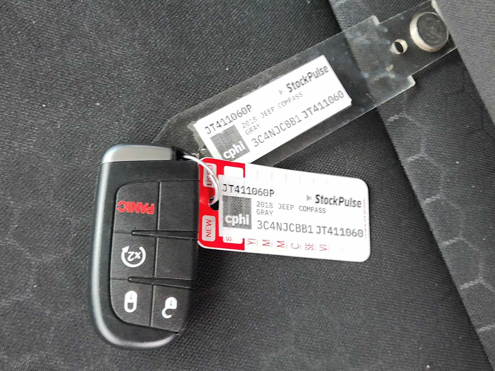 Used 2018 Jeep Compass Latitude FWD image 33