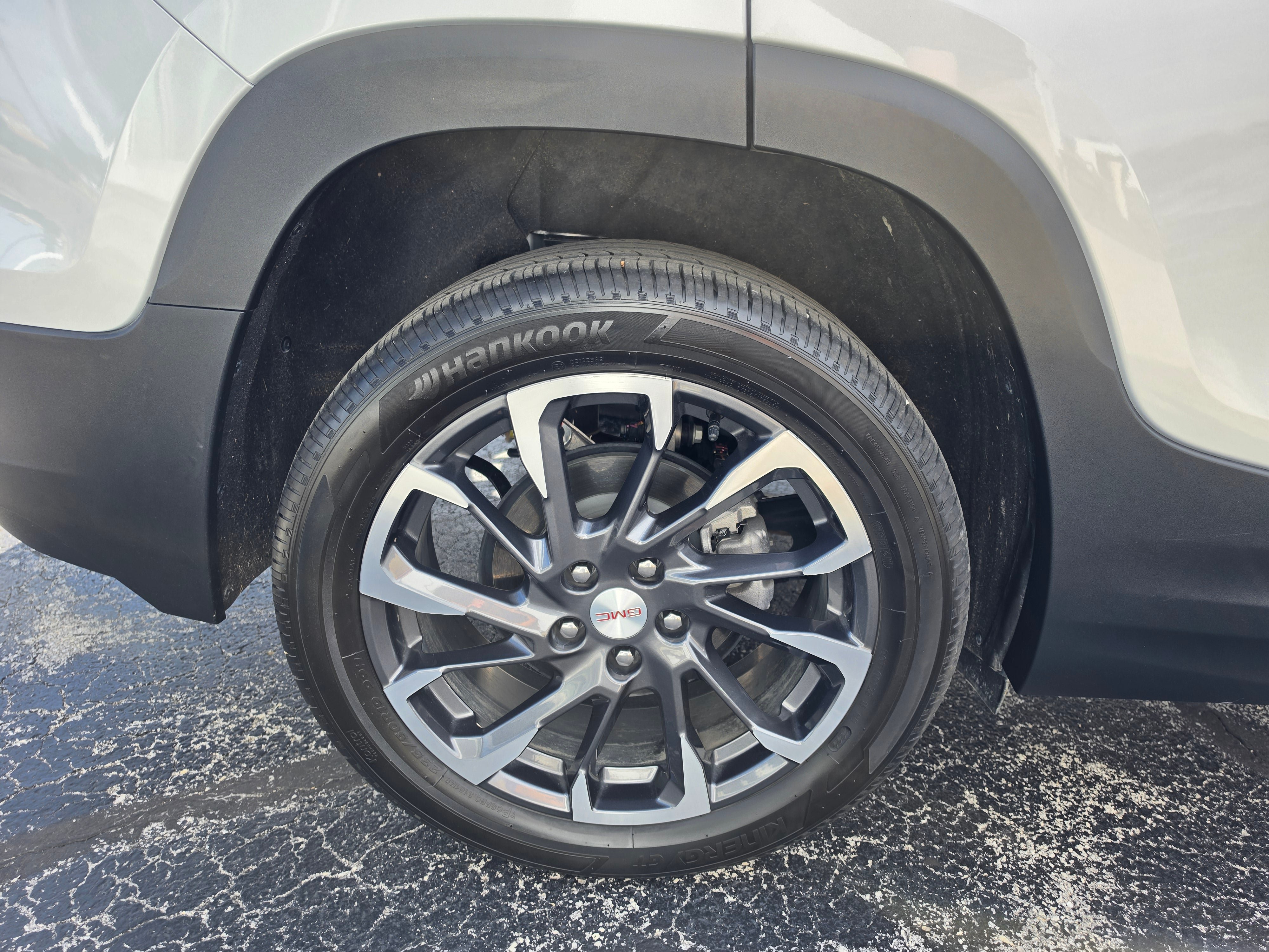 Used 2022 GMC Terrain SLT w/ Tech Package FWD image 15