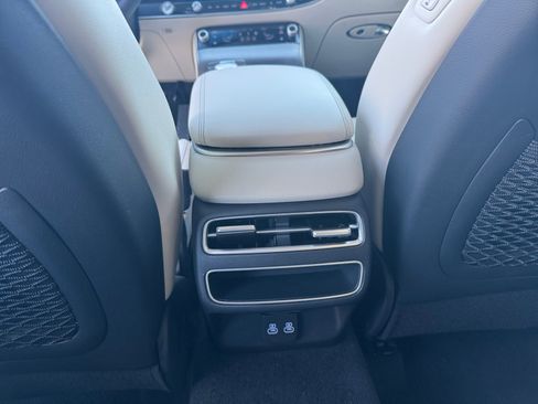 Used 2026 Genesis GV70 2.5T Select image 32