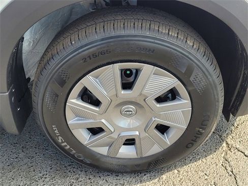 New 2026 Nissan Kicks S image 10