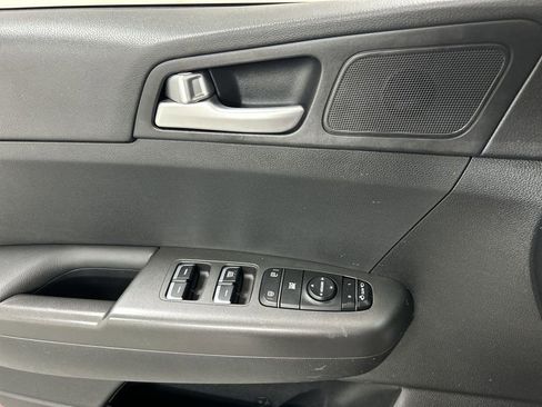 Used 2020 Kia Sportage LX w/ LX Popular Package image 11