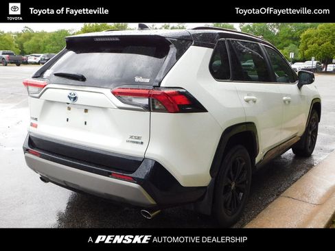 Used 2022 Toyota RAV4 XSE AWD/4WD image 11