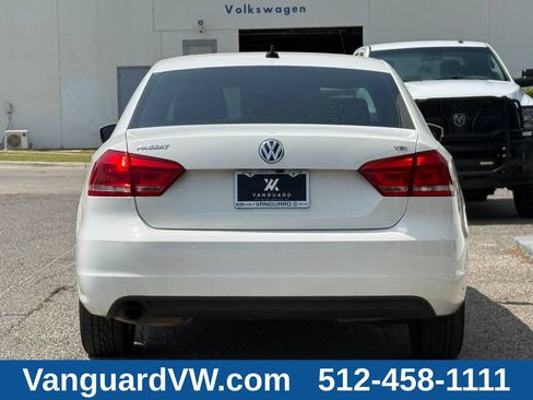 Used 2015 Volkswagen Passat 1.8T Limited Edition FWD image 10