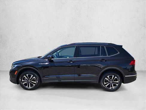 Certified 2022 Volkswagen Tiguan S FWD image 9