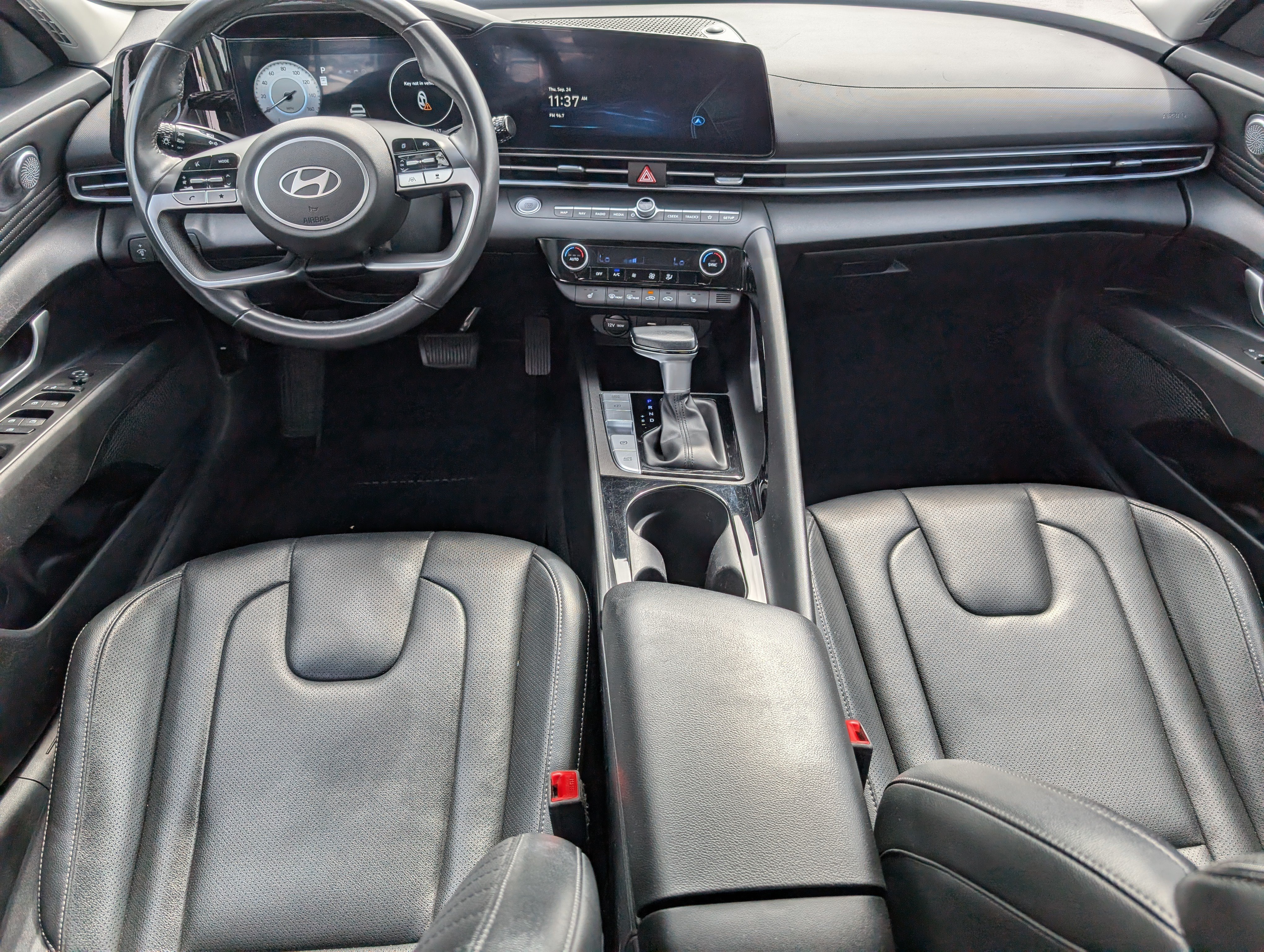 Used 2025 Hyundai Elantra Limited FWD image 5