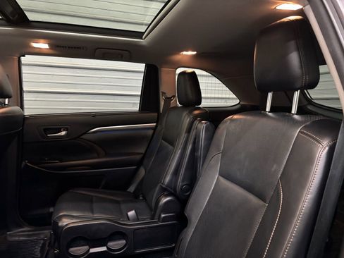 Used 2018 Toyota Highlander Limited Platinum image 25