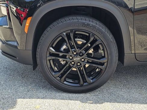 Used 2026 Chevrolet Traverse LT w/ Midnight/Sport Edition FWD image 11