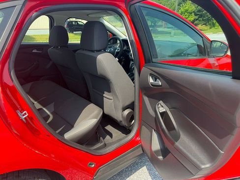 Used 2014 Ford Focus SE FWD image 12