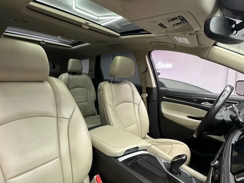 Used 2018 Buick Enclave Essence image 33