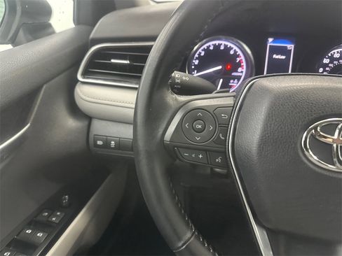 Used 2019 Toyota Camry SE image 23