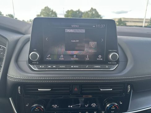 Certified 2022 Nissan Rogue SV w/ SV Premium Package image 15