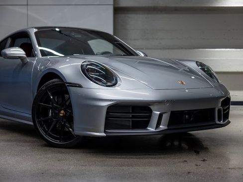 Used 2025 Porsche 911 Carrera image 17