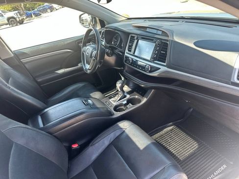 Used 2018 Toyota Highlander Limited AWD/4WD image 33