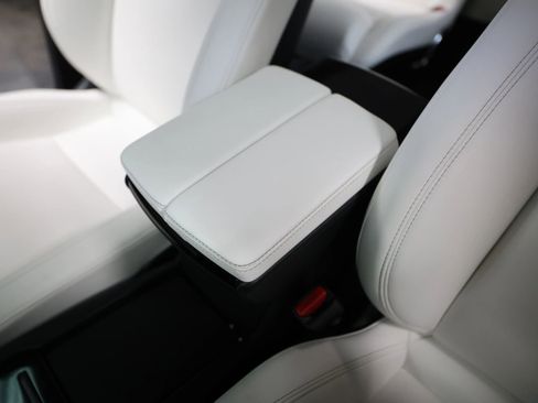 Used 2020 Tesla Model X image 35