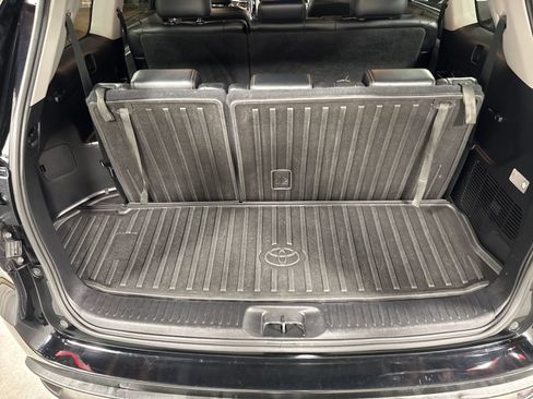 Used 2018 Toyota Highlander XLE AWD/4WD image 26