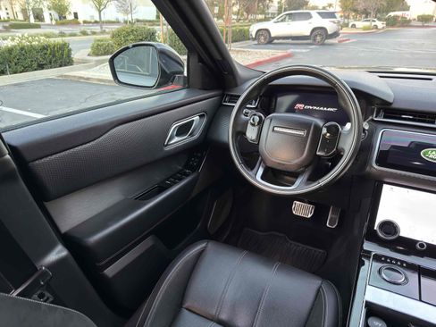 Used 2018 Land Rover Range Rover Velar R-Dynamic SE image 31