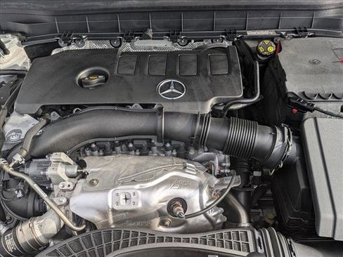 Certified 2022 Mercedes-Benz GLB 250 4MATIC w/ Premium Package Lite image 24