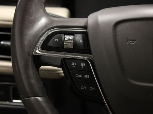 Used 2022 Lincoln Nautilus Reserve AWD/4WD image 24
