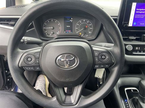 Used 2023 Toyota Corolla LE image 33