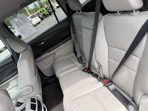 Used 2021 Honda Pilot Special Edition image 11